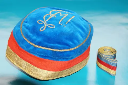 Biertonne der Markomannia mit den Farben blau-rot-gold